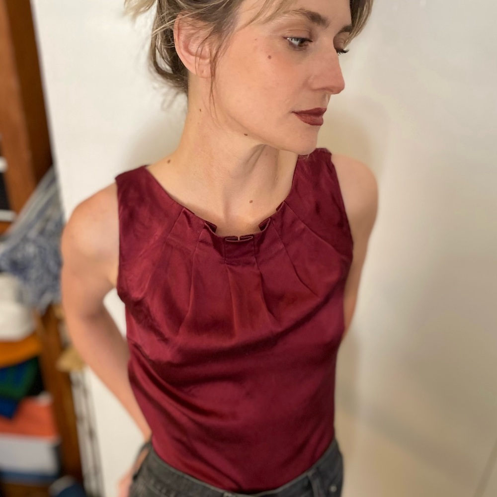 Classiques Entier Mulberry Silk Sleeveless Top